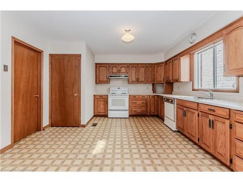 2145 Coronation Boulevard, Cambridge, ON - Indoor Photo Showing Kitchen