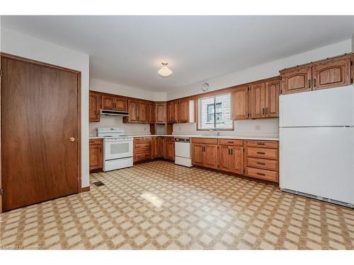 2145 Coronation Boulevard, Cambridge, ON - Indoor Photo Showing Kitchen