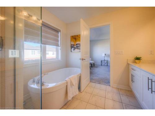 533 Beckview Crescent, Kitchener, ON - Indoor Photo Showing Bathroom