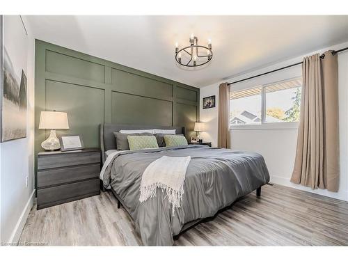 391 Beaver Street, Cambridge, ON - Indoor Photo Showing Bedroom