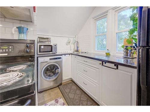 52 Henry Street, Kitchener, ON - Indoor Photo Showing Laundry Room