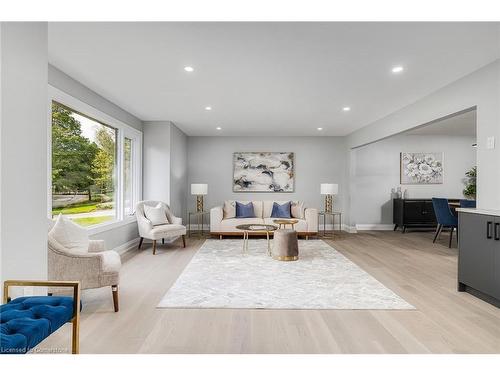 264 Shakespeare Drive, Waterloo, ON - Indoor Photo Showing Living Room