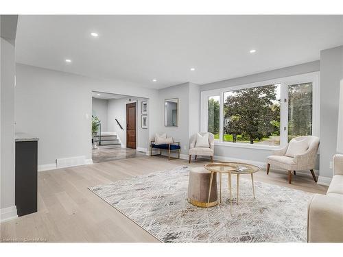 264 Shakespeare Drive, Waterloo, ON - Indoor Photo Showing Living Room