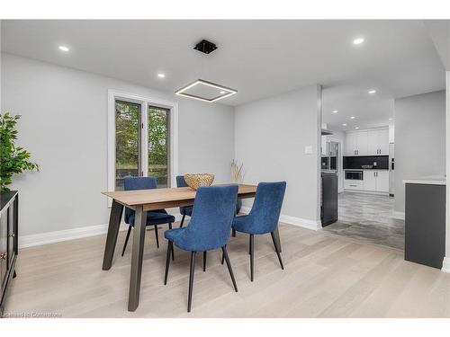 264 Shakespeare Drive, Waterloo, ON - Indoor Photo Showing Dining Room