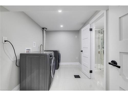 264 Shakespeare Drive, Waterloo, ON - Indoor Photo Showing Laundry Room