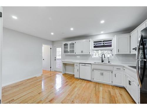 62 Ontario Street, Cambridge, ON - Indoor Photo Showing Kitchen