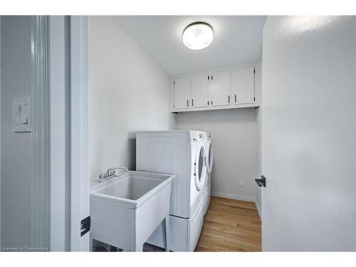 62 Ontario Street, Cambridge, ON - Indoor Photo Showing Laundry Room