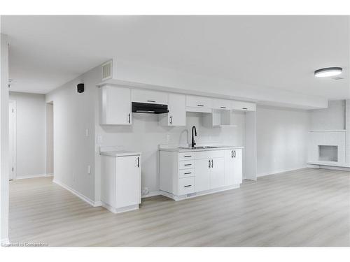 62 Ontario Street, Cambridge, ON - Indoor Photo Showing Kitchen