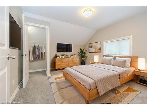 331 Victoria St N Street, Kitchener, ON - Indoor Photo Showing Bedroom