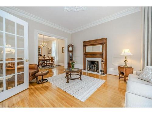 47 Oak Street, Cambridge, ON - Indoor Photo Showing Living Room With Fireplace