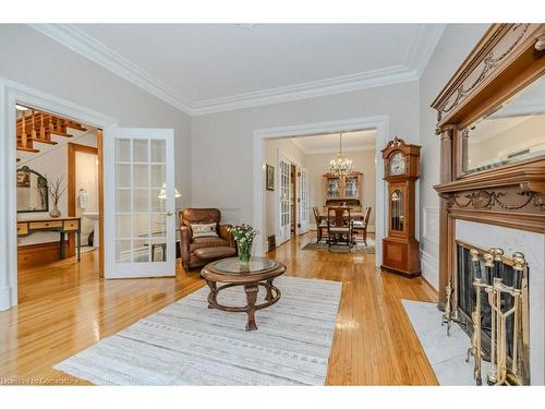 47 Oak Street, Cambridge, ON - Indoor Photo Showing Living Room With Fireplace