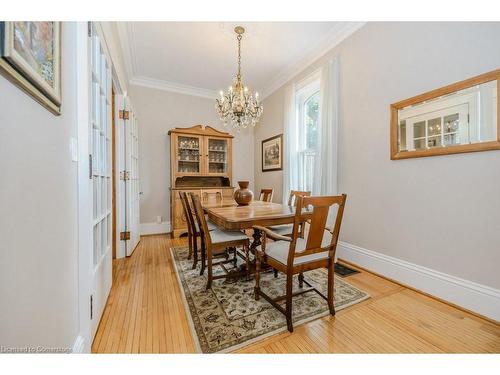 47 Oak Street, Cambridge, ON - Indoor Photo Showing Dining Room