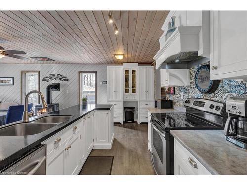 2815 Kawagama Lake Road, Dorset, ON - Indoor Photo Showing Kitchen With Double Sink