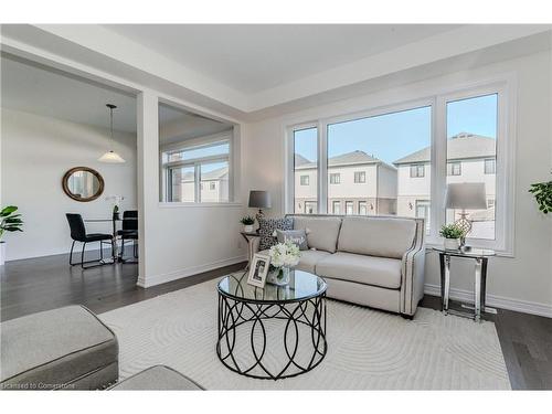 261 Broadacre Drive, Kitchener, ON - Indoor Photo Showing Living Room