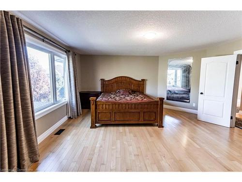 406 Rideau River Street, Waterloo, ON - Indoor Photo Showing Bedroom