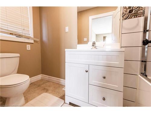 406 Rideau River Street, Waterloo, ON - Indoor Photo Showing Bathroom