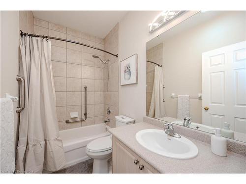 179 Doon Mills Drive, Kitchener, ON - Indoor Photo Showing Bathroom