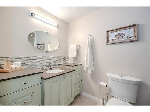 179 Doon Mills Drive, Kitchener, ON - Indoor Photo Showing Bathroom