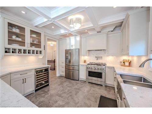 179 Doon Mills Drive, Kitchener, ON - Indoor Photo Showing Kitchen With Double Sink With Upgraded Kitchen