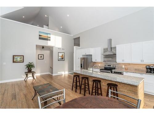 17 Deerhurst Highlands Drive, Huntsville, ON - Indoor Photo Showing Kitchen