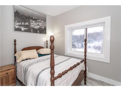 17 Deerhurst Highlands Drive, Huntsville, ON - Indoor Photo Showing Bedroom