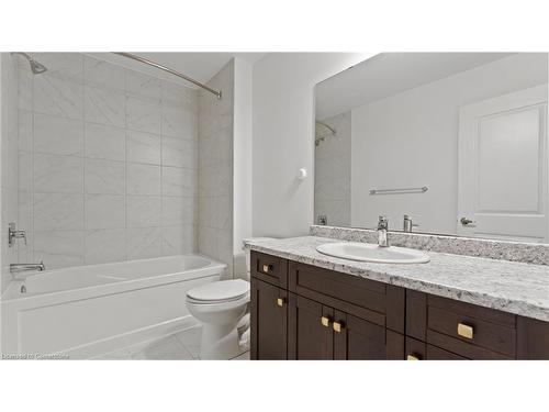 5 Bellhouse Avenue, Brantford, ON - Indoor Photo Showing Bathroom