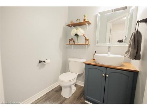 45 Ralston Drive, Guelph, ON - Indoor Photo Showing Bathroom