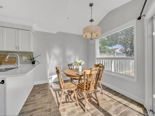 72 Wood Grove Crescent, Cambridge, ON - Indoor Photo Showing Dining Room