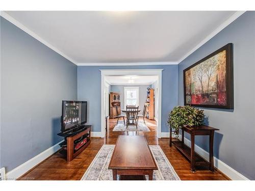 168 Edinburgh Road N, Guelph, ON - Indoor Photo Showing Living Room