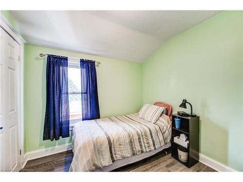 168 Edinburgh Road N, Guelph, ON - Indoor Photo Showing Bedroom