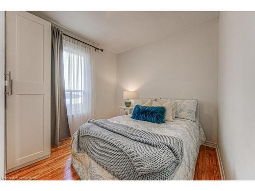 52 Berkley Road, Cambridge, ON - Indoor Photo Showing Bedroom