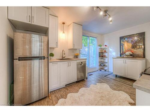 52 Berkley Road, Cambridge, ON - Indoor Photo Showing Kitchen