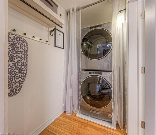 52 Berkley Road, Cambridge, ON - Indoor Photo Showing Laundry Room