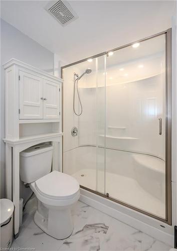 54-63 Conroy Crescent, Guelph, ON - Indoor Photo Showing Bathroom