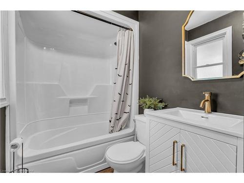 765 Guelph Street, Kitchener, ON - Indoor Photo Showing Bathroom