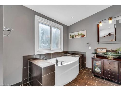 765 Guelph Street, Kitchener, ON - Indoor Photo Showing Bathroom