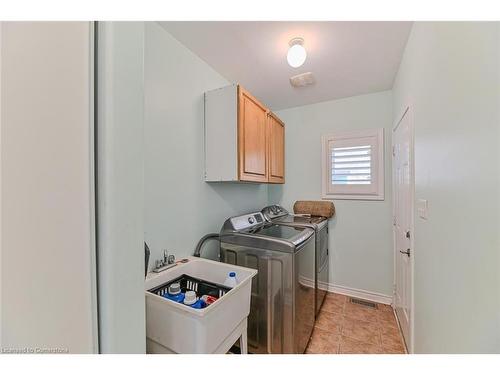 170 The Queens Way, Barrie, ON - Indoor Photo Showing Laundry Room