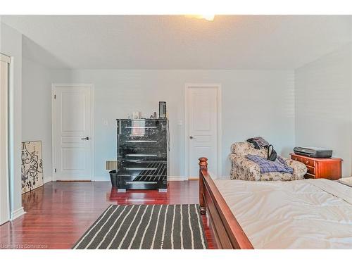 170 The Queens Way, Barrie, ON - Indoor Photo Showing Bedroom