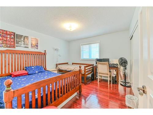 170 The Queens Way, Barrie, ON - Indoor Photo Showing Bedroom