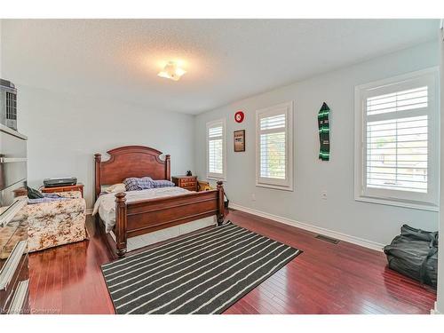 170 The Queens Way, Barrie, ON - Indoor Photo Showing Bedroom