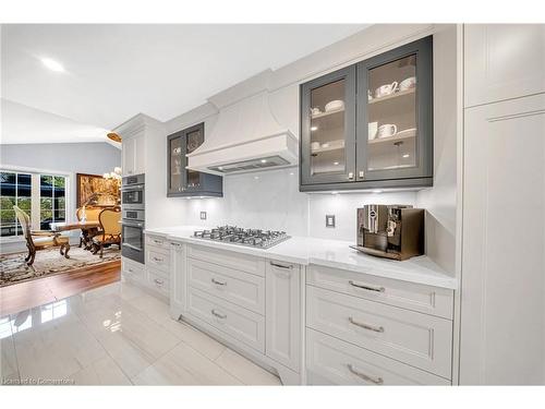 7 Woodland Drive, Cambridge, ON - Indoor Photo Showing Kitchen With Upgraded Kitchen