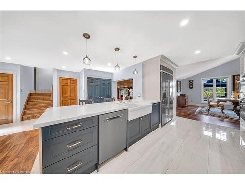 7 Woodland Drive, Cambridge, ON - Indoor Photo Showing Kitchen With Upgraded Kitchen