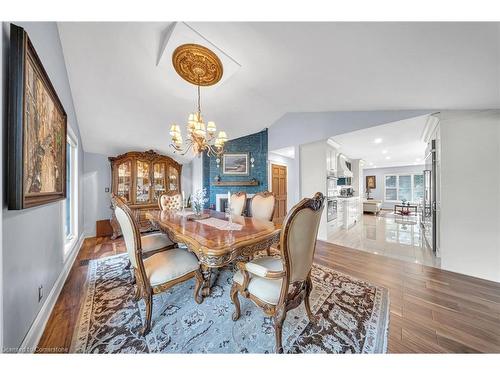 7 Woodland Drive, Cambridge, ON - Indoor Photo Showing Dining Room