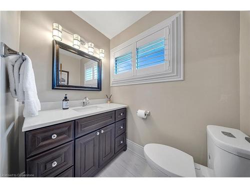 7 Woodland Drive, Cambridge, ON - Indoor Photo Showing Bathroom