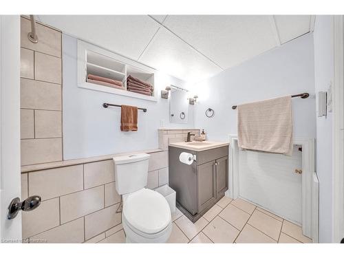 7 Woodland Drive, Cambridge, ON - Indoor Photo Showing Bathroom