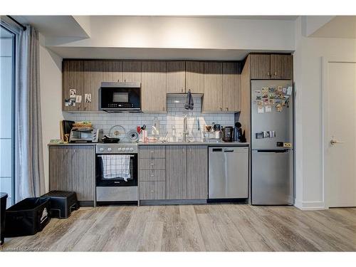 1009-5 Wellington Street S, Kitchener, ON - Indoor Photo Showing Kitchen