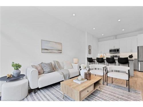 309-525 New Dundee Road, Kitchener, ON - Indoor Photo Showing Living Room