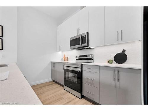 309-525 New Dundee Road, Kitchener, ON - Indoor Photo Showing Kitchen