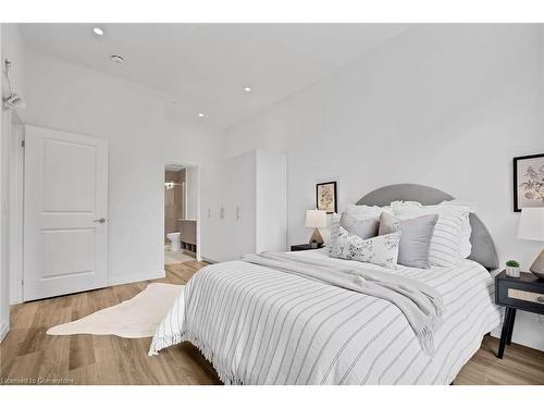 309-525 New Dundee Road, Kitchener, ON - Indoor Photo Showing Bedroom