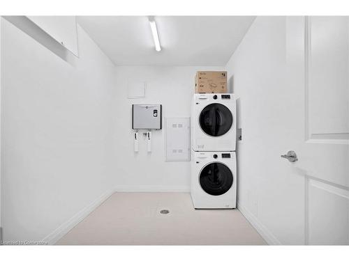 309-525 New Dundee Road, Kitchener, ON - Indoor Photo Showing Laundry Room